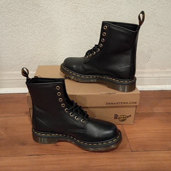 Dr Martens - Picture 3 of 4
